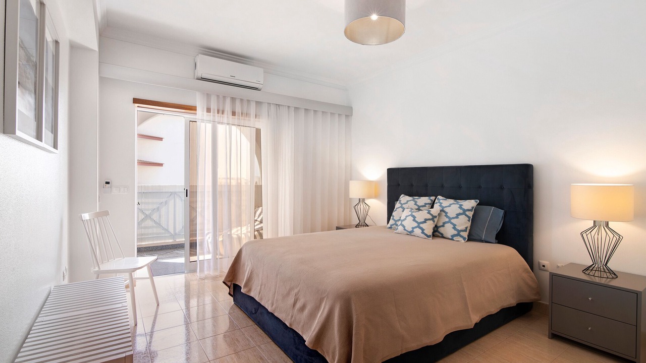 Photo of Bedroom in Alporchinhos