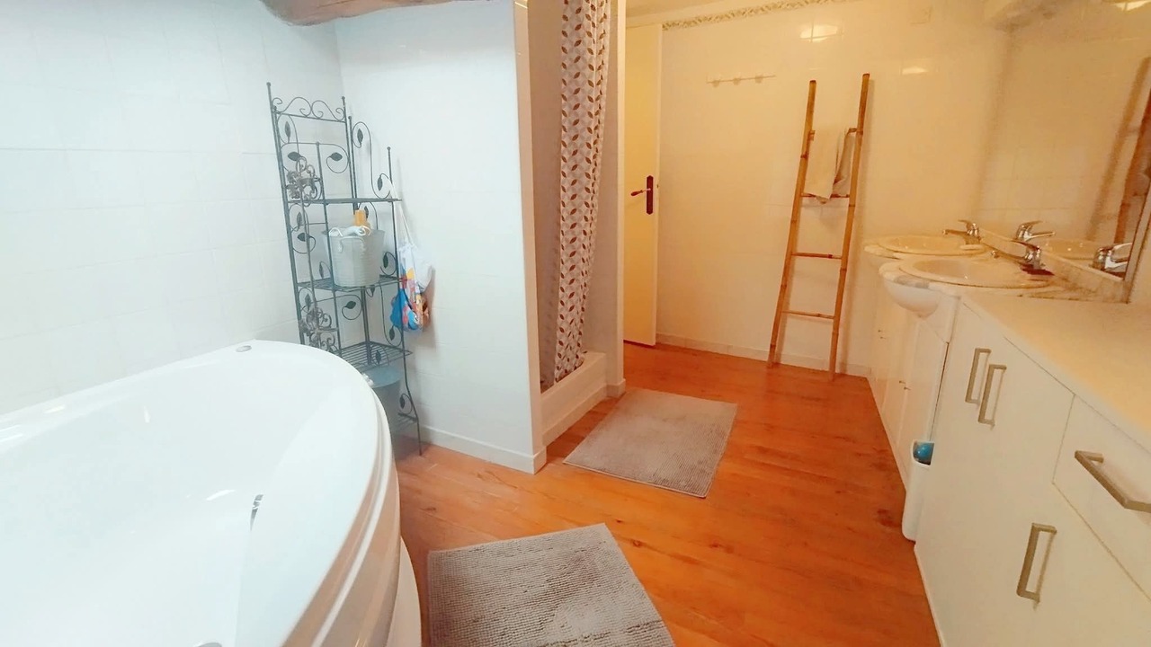 Photo of Bathroom in Salvezines