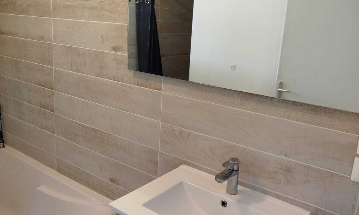 Photo of Bathroom in Truyes