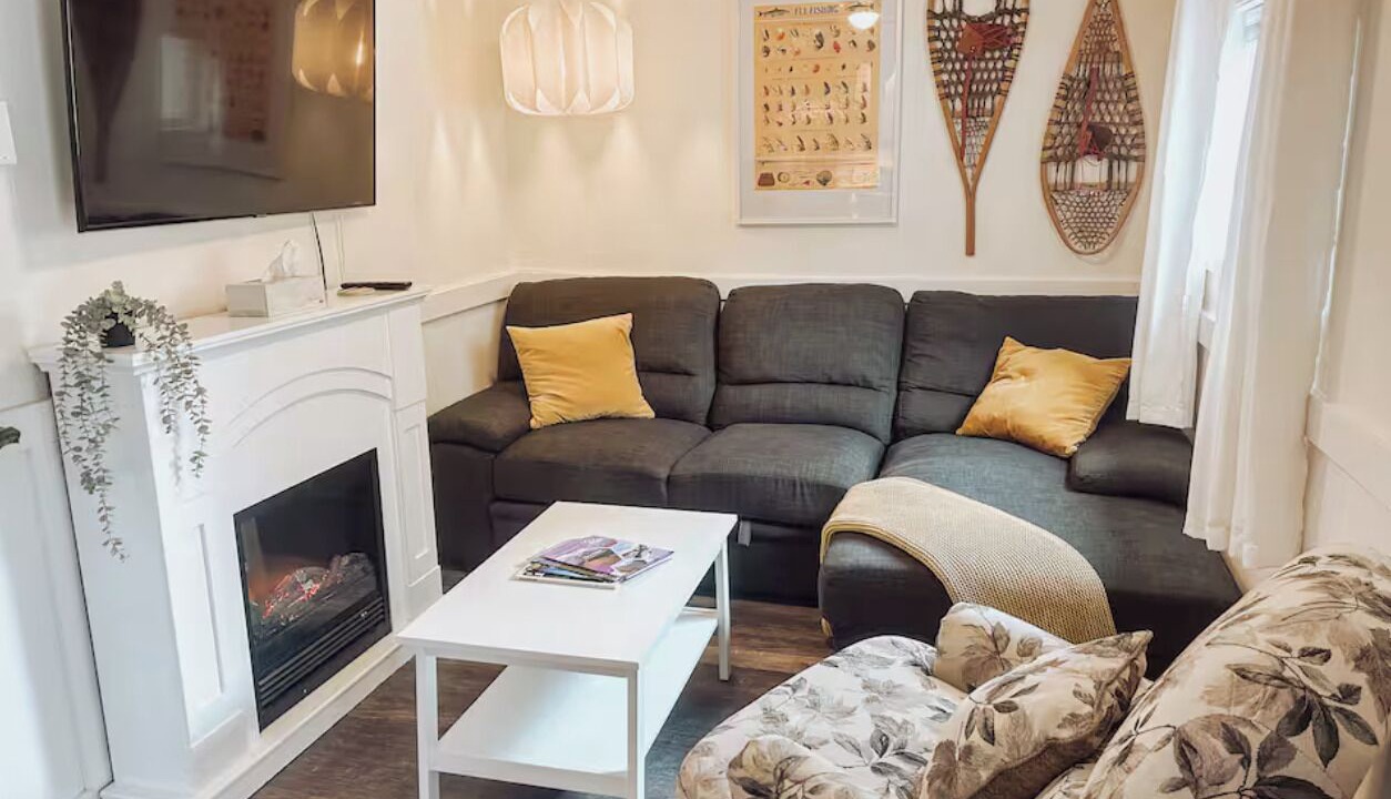 Photo of Livingroom in Castlegar