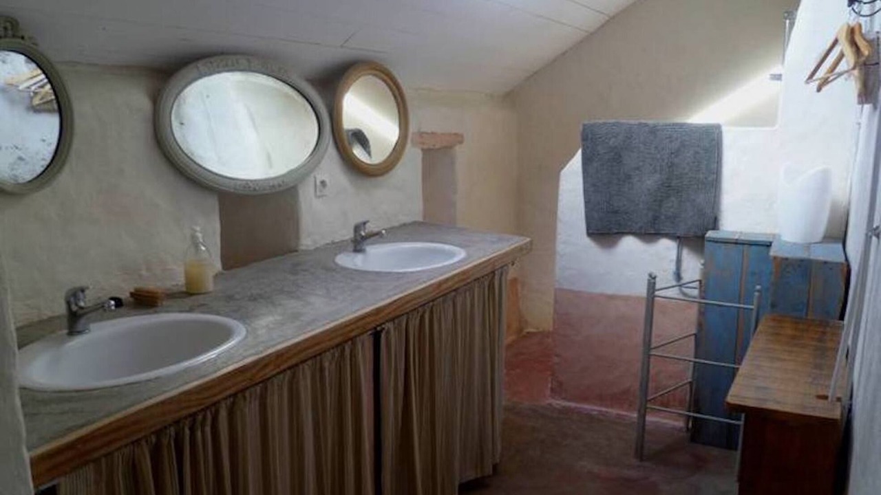 Photo of Bathroom in Beauchamps-sur-Huillard