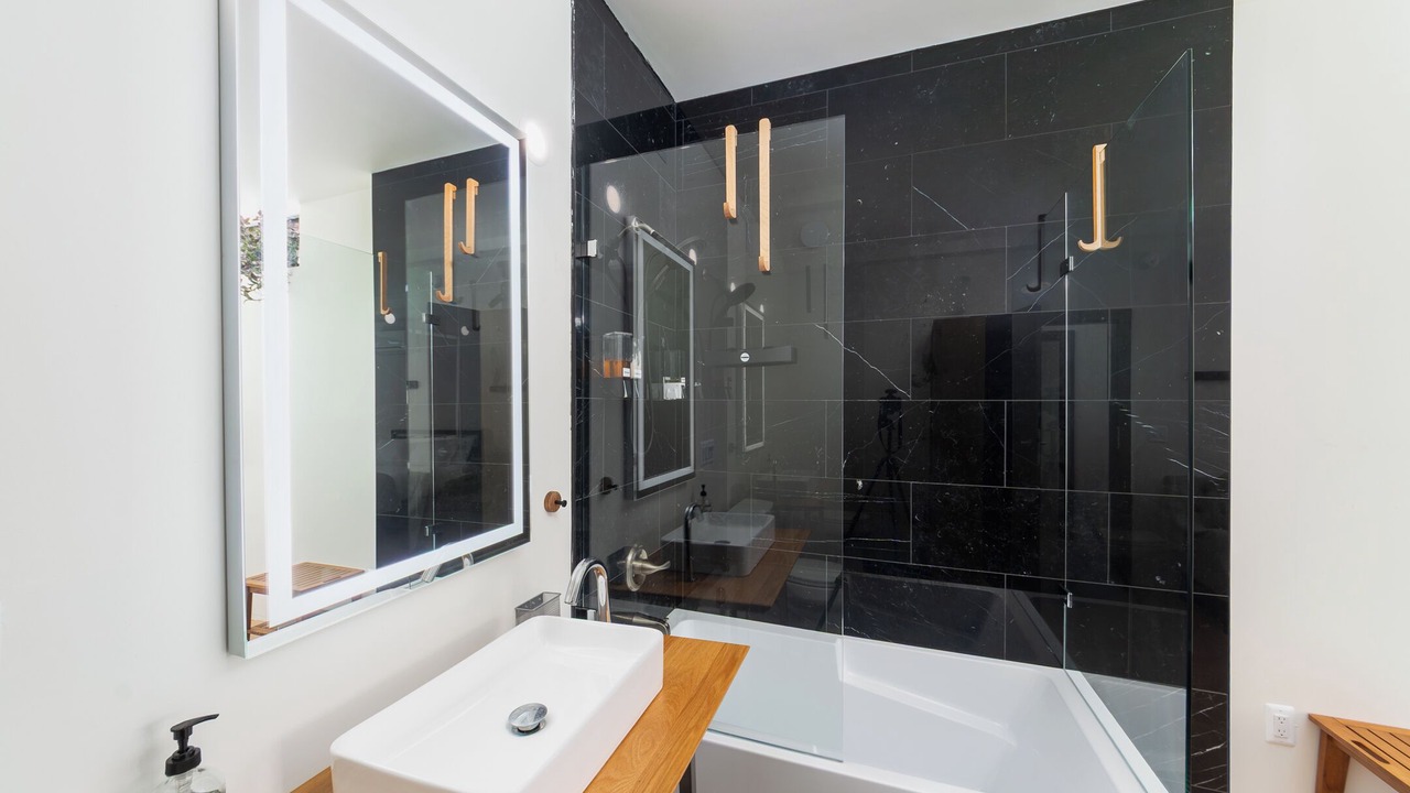 Photo of Bathroom in King