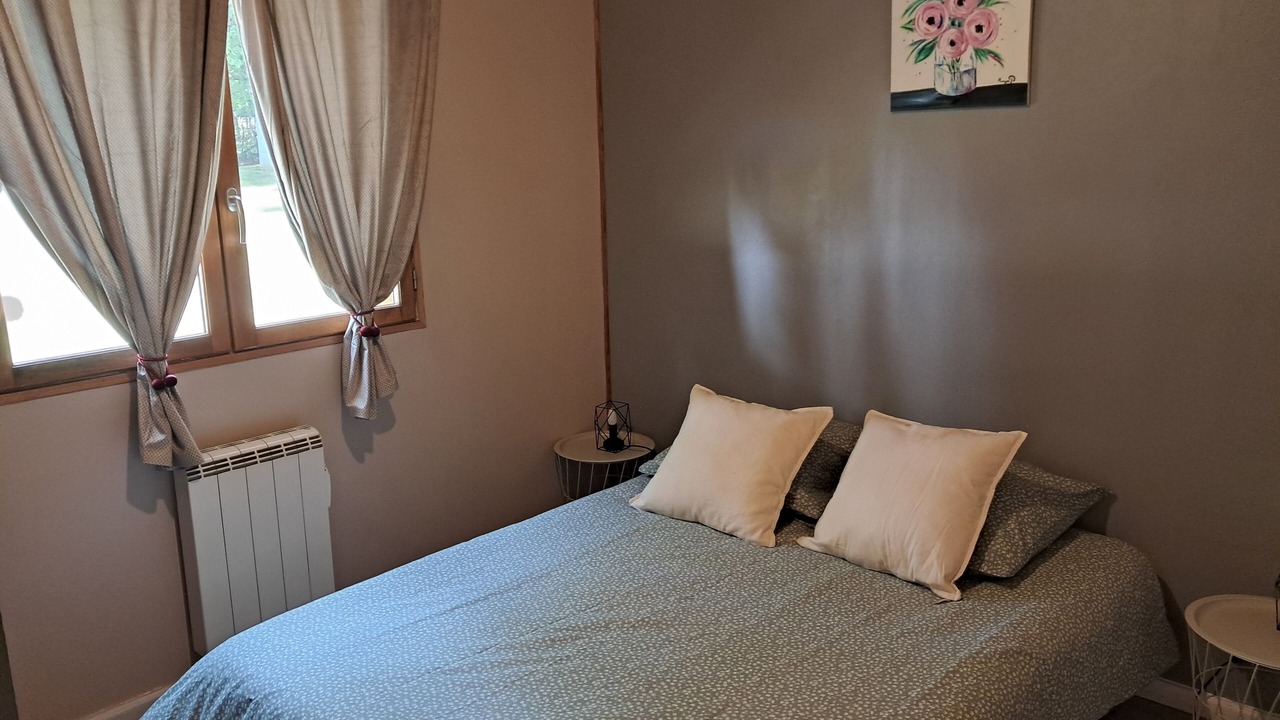 Photo of Bedroom in Saint-Amand-en-Puisaye