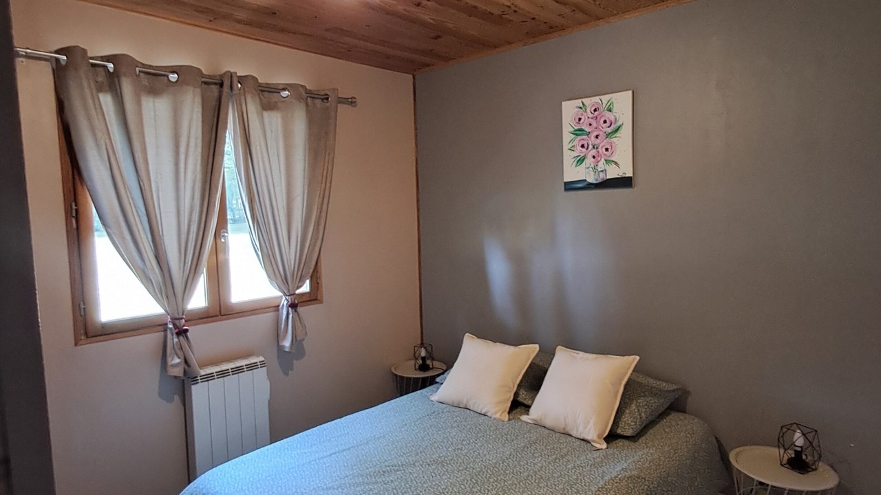 Photo of Bedroom in Saint-Amand-en-Puisaye