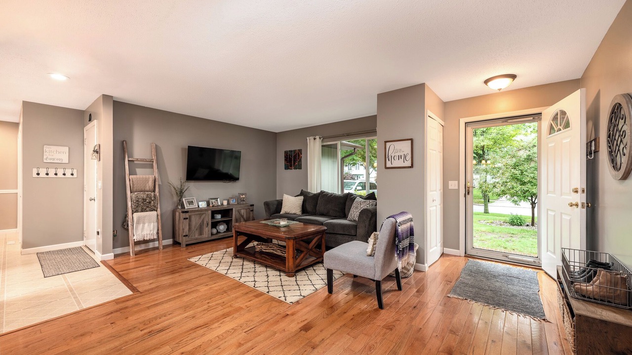 Photo of Livingroom in Midland