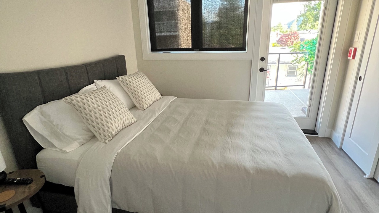 Photo of Bedroom in Harrison Hot Springs