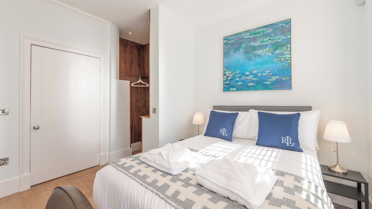 Photo of Bedroom in New Town