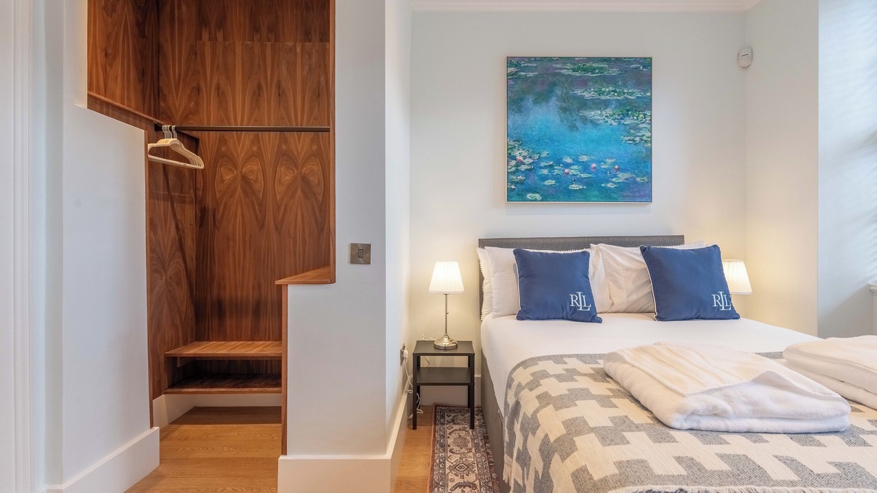 Photo of Bedroom in New Town