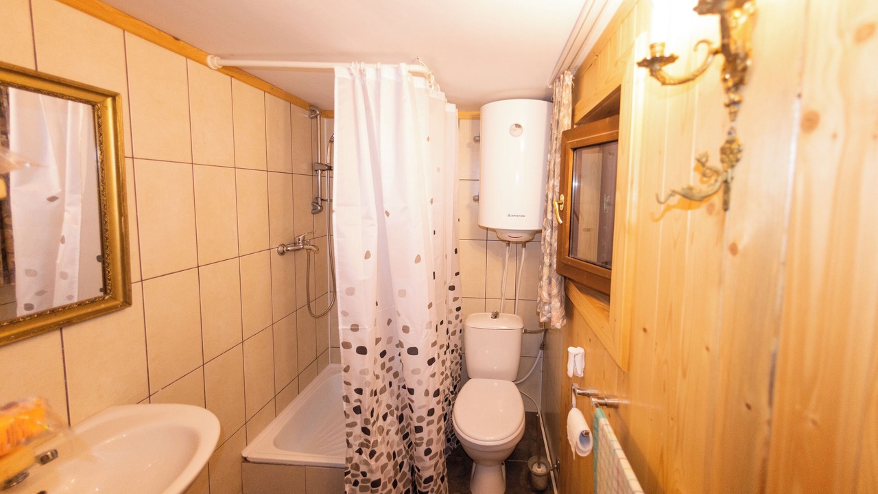 Photo of Bathroom in Campulung Moldovenesc