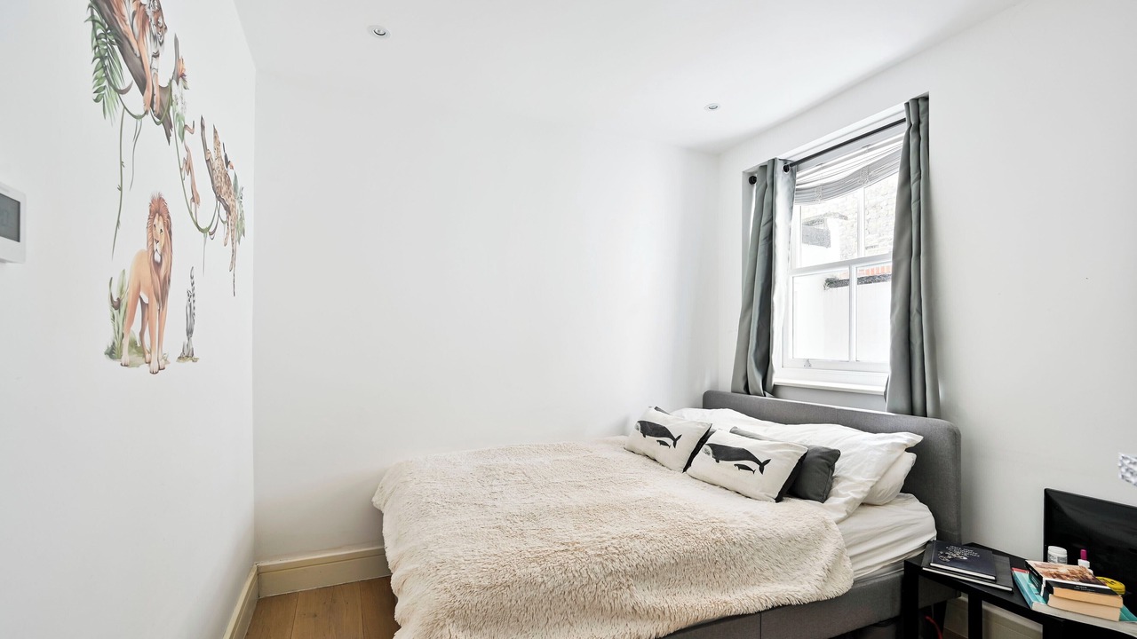 Photo of Bedroom in Earl's Court