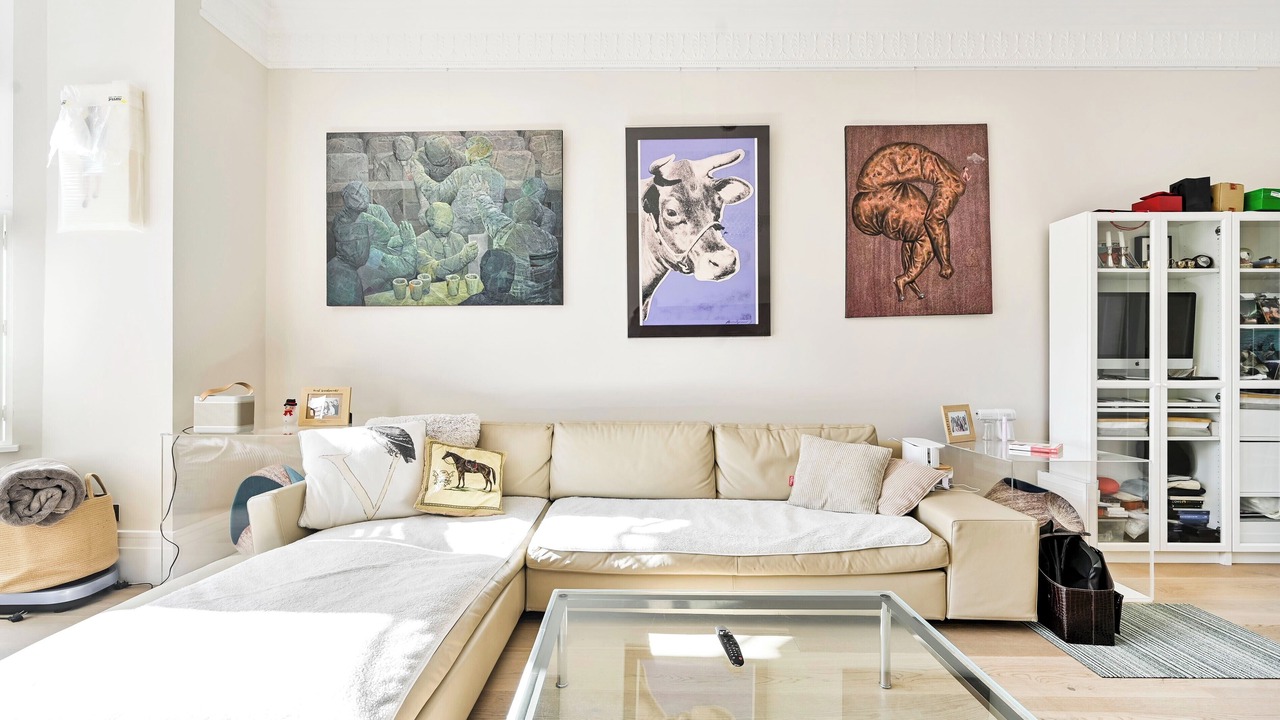 Photo of Livingroom in Earl's Court