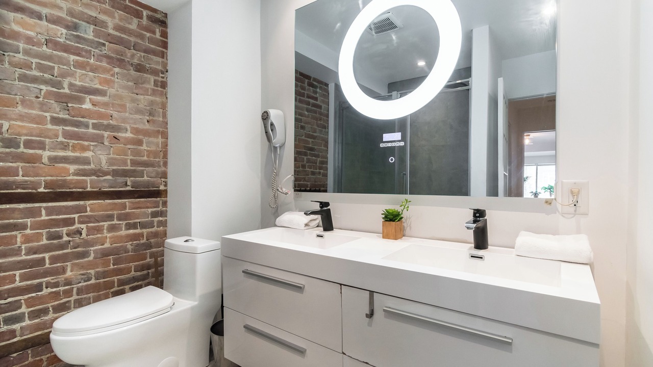 Photo of Bathroom in Quartier des Spectacles