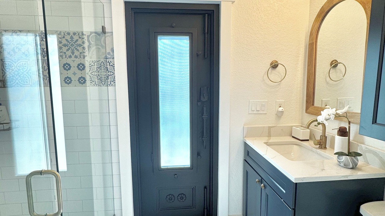 Photo of Bathroom in Indian Beach Sapphire Shores