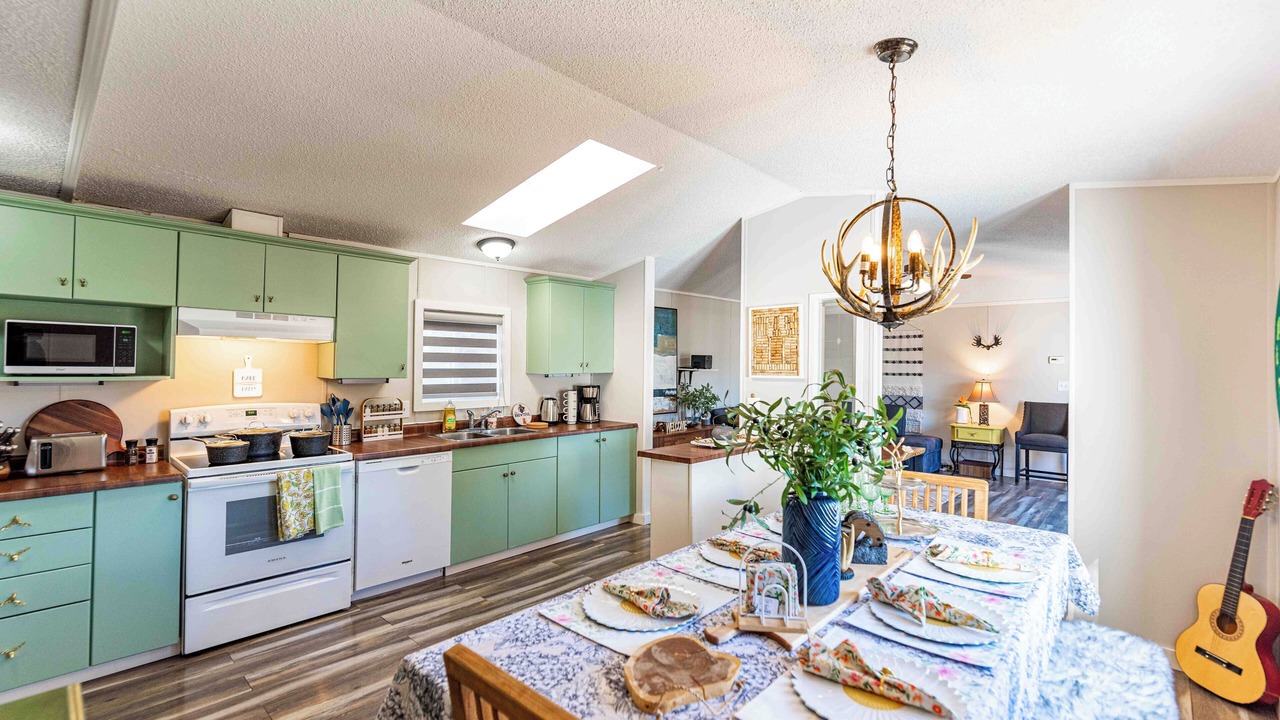 Photo of Kitchen in Division No. 11