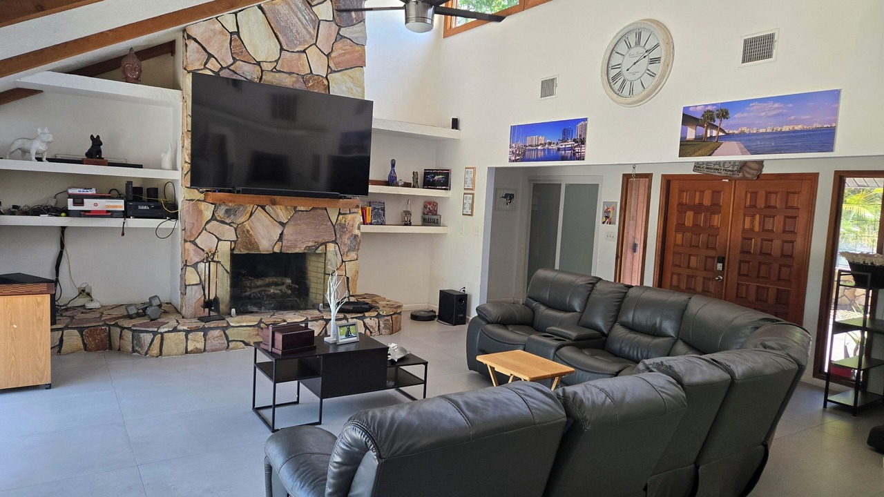 Photo of Livingroom in Desoto Lakes