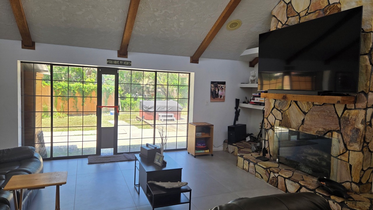 Photo of Livingroom in Desoto Lakes