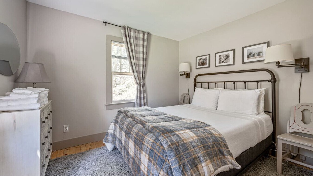 Photo of Bedroom in Phoenicia