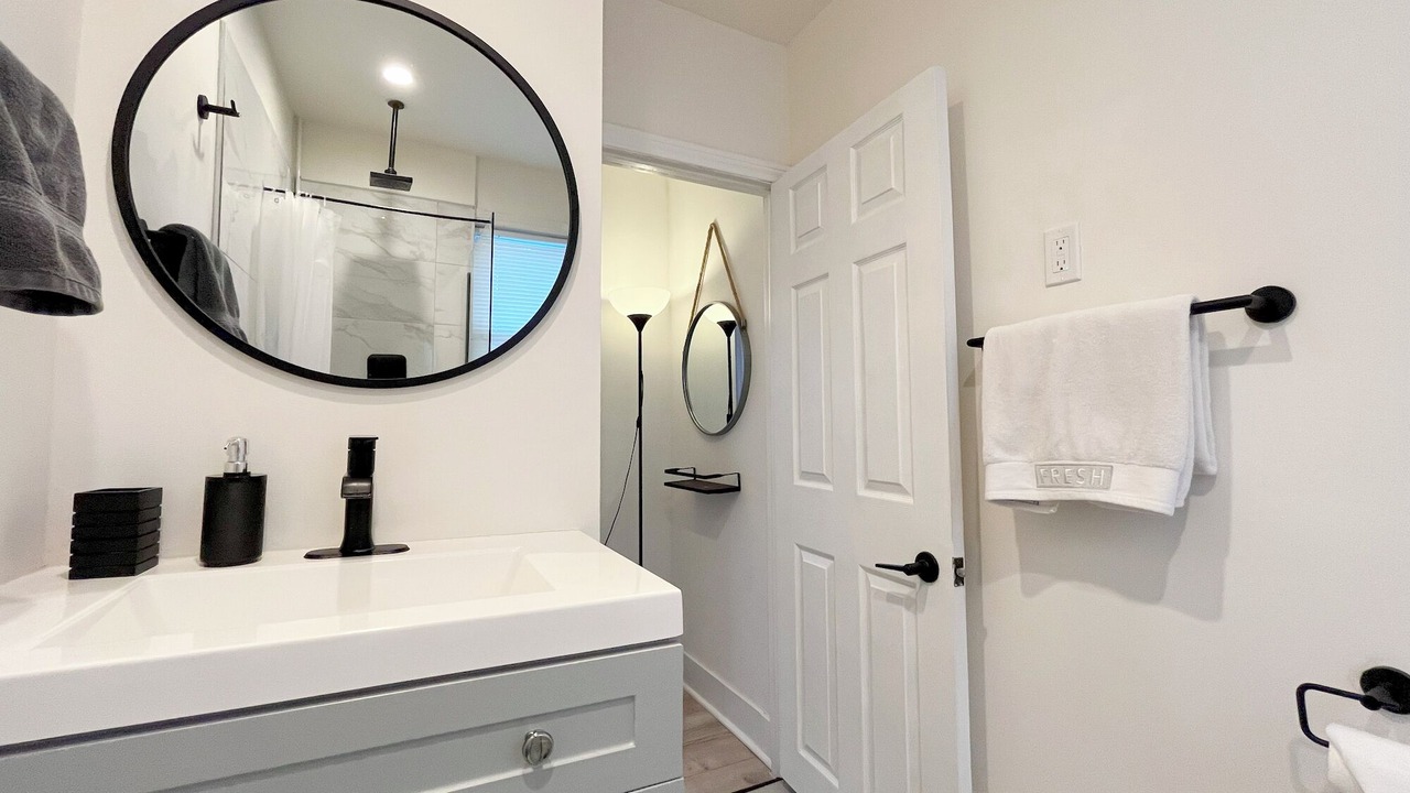 Photo of Bathroom in Port Dalhousie