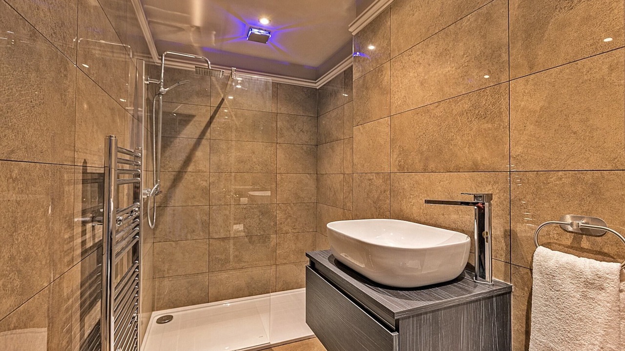 Photo of Bathroom in Yardley Gobion