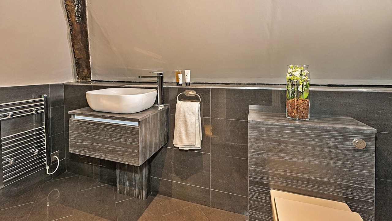 Photo of Bathroom in Yardley Gobion