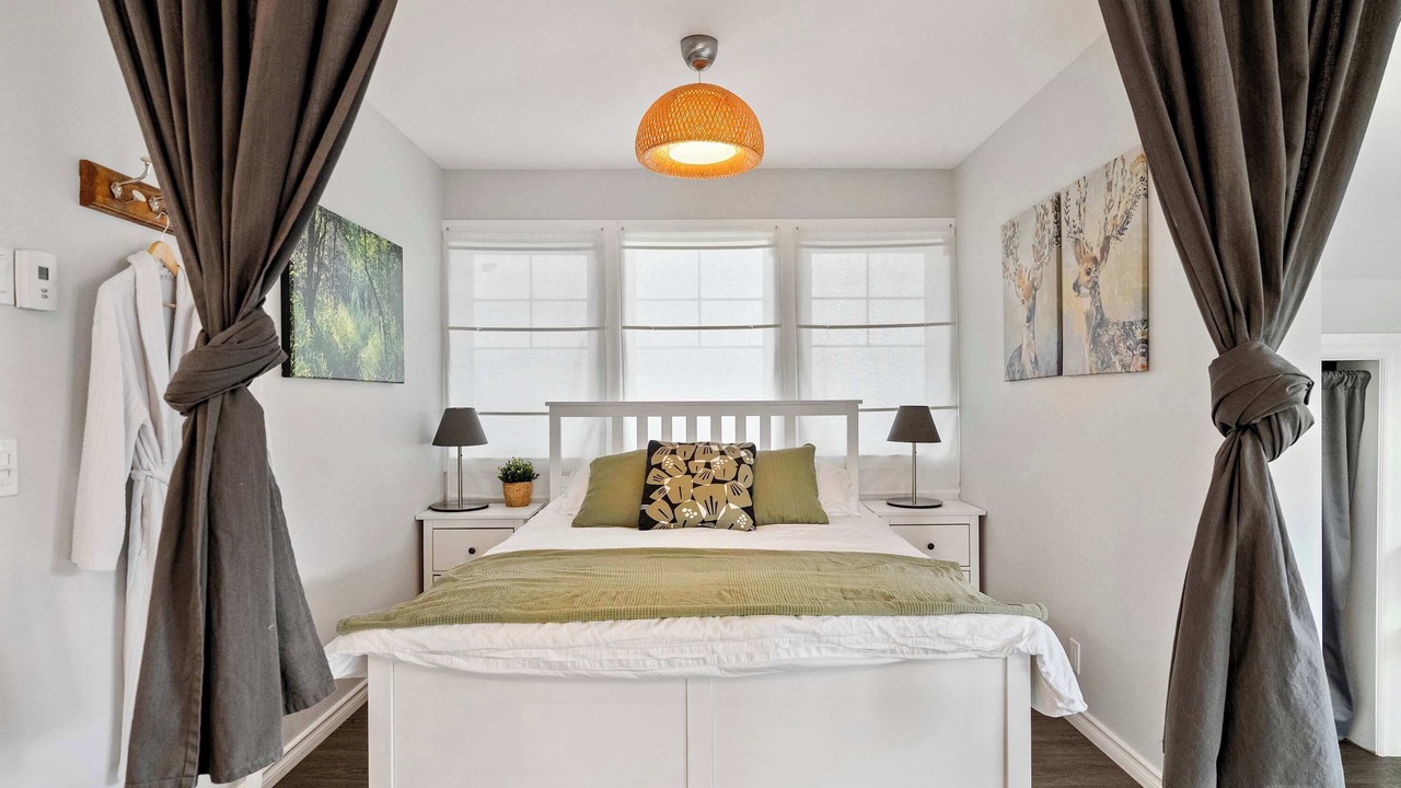 Photo of Bedroom in Okotoks