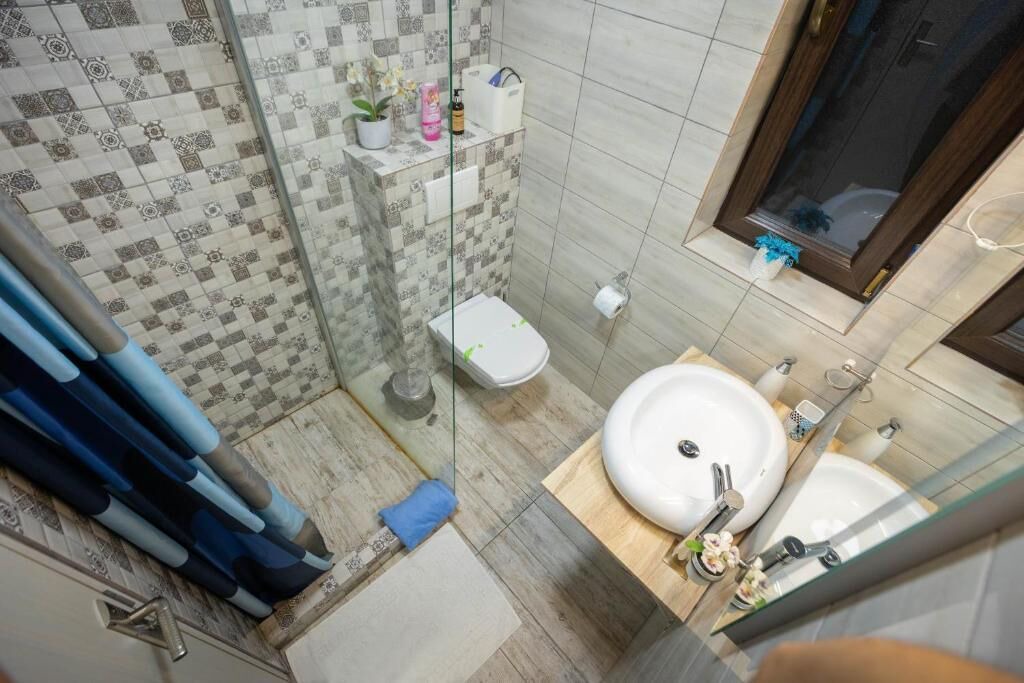 Photo of Bathroom in Calimanesti
