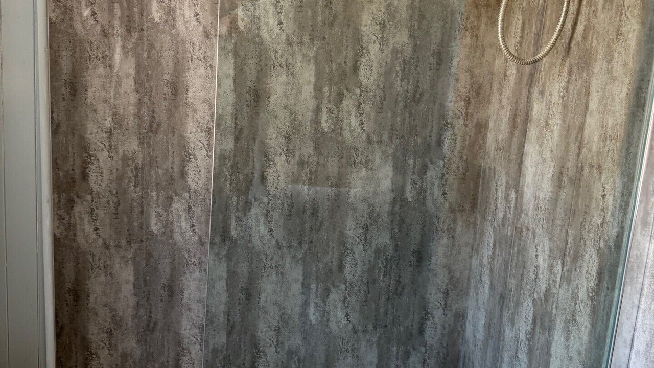 Photo of Bathroom in Pendine