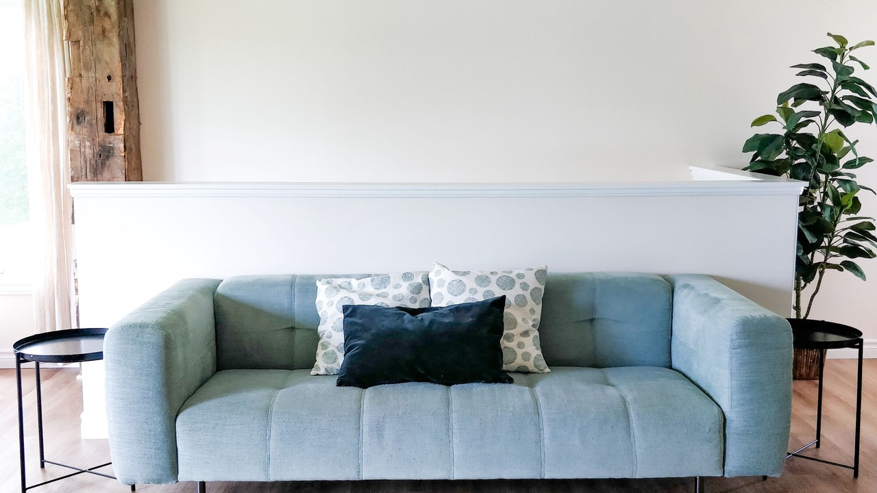 Photo of Livingroom in Front of Yonge