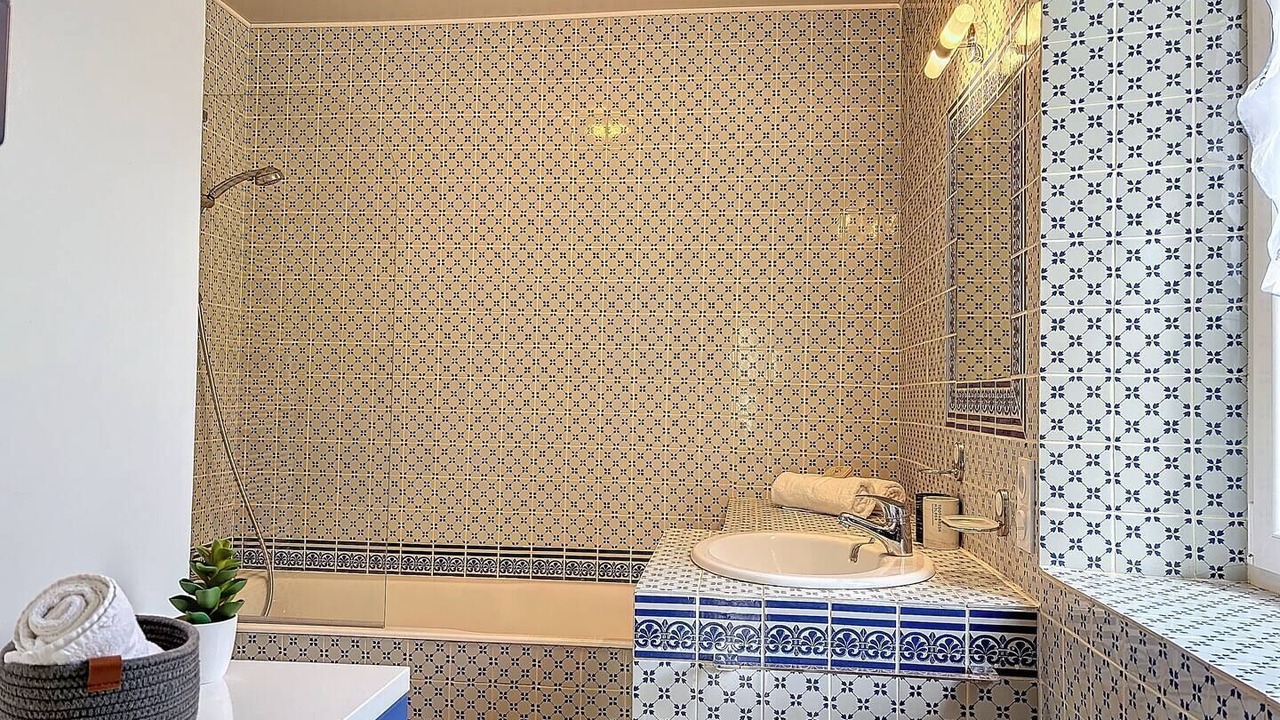 Photo of Bathroom in Saint-Laurent-sur-Mer