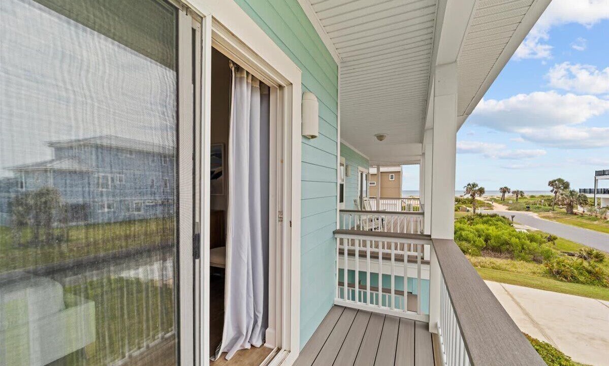 Photo of Patio Balcony in Marineland Acres
