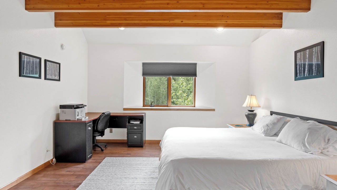 Photo of Bedroom in Fairbanks