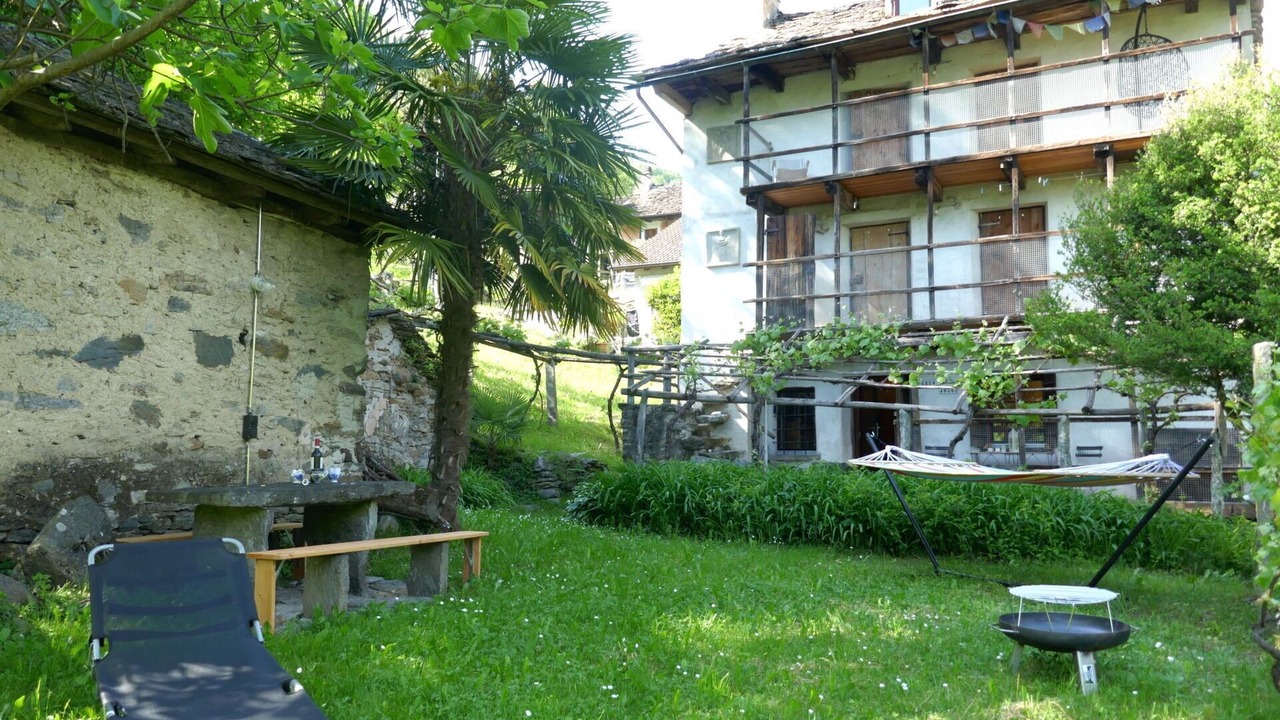 Photo of Outdoor in Semione