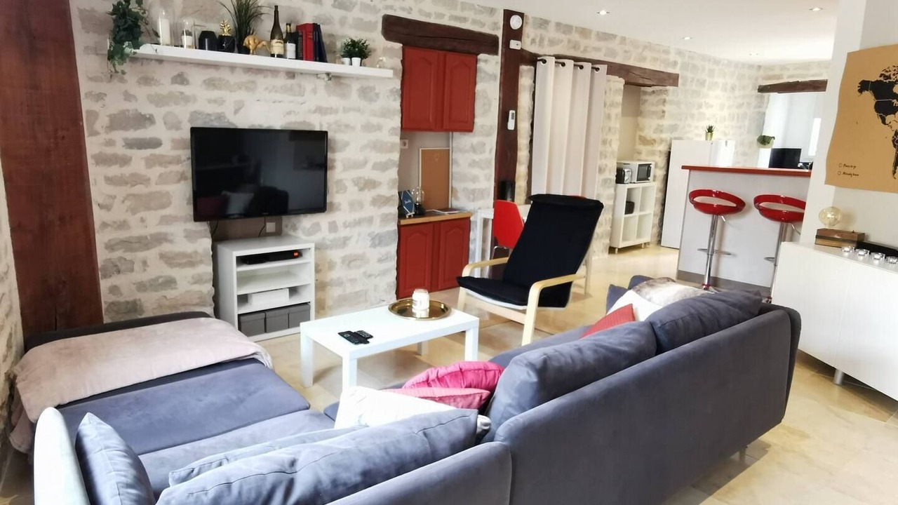 Photo of Livingroom in Faubourg-Raines