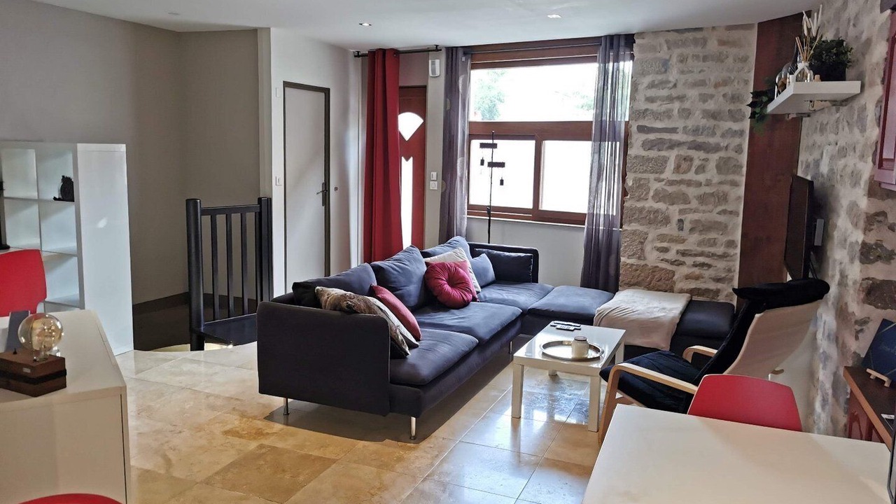 Photo of Livingroom in Faubourg-Raines