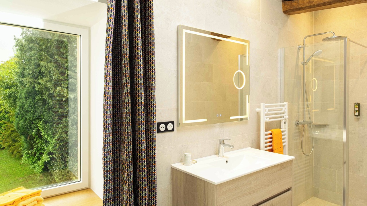 Photo of Bathroom in Crepon