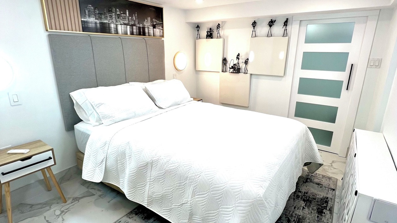 Photo of Bedroom in Lakeview