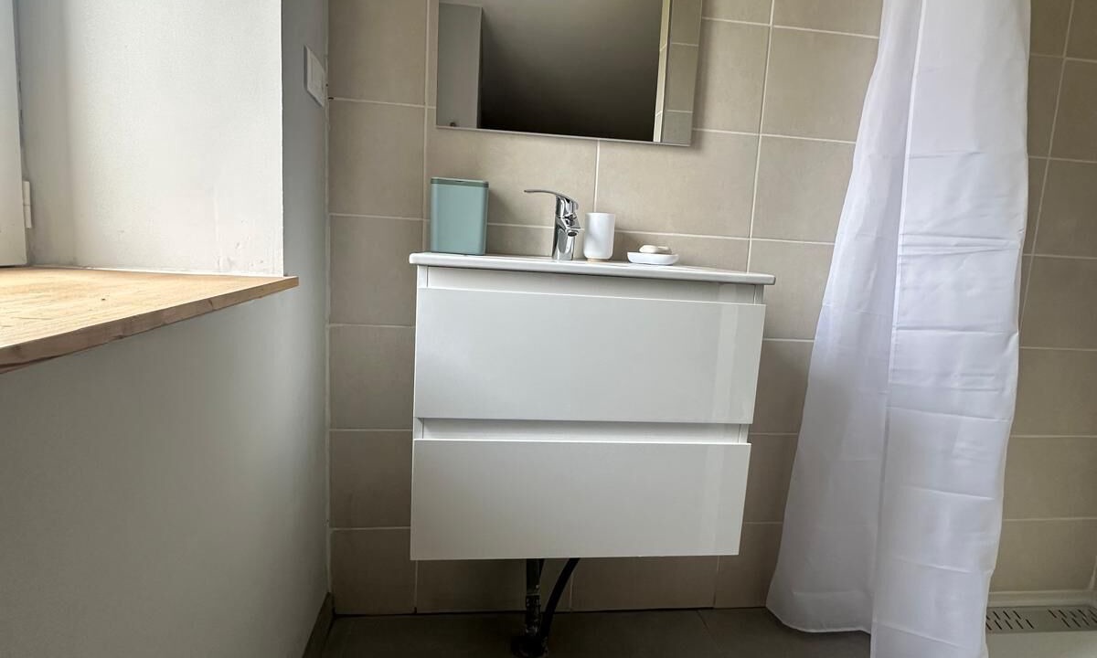 Photo of Bathroom in Saint-Marcel-d'Aredeche