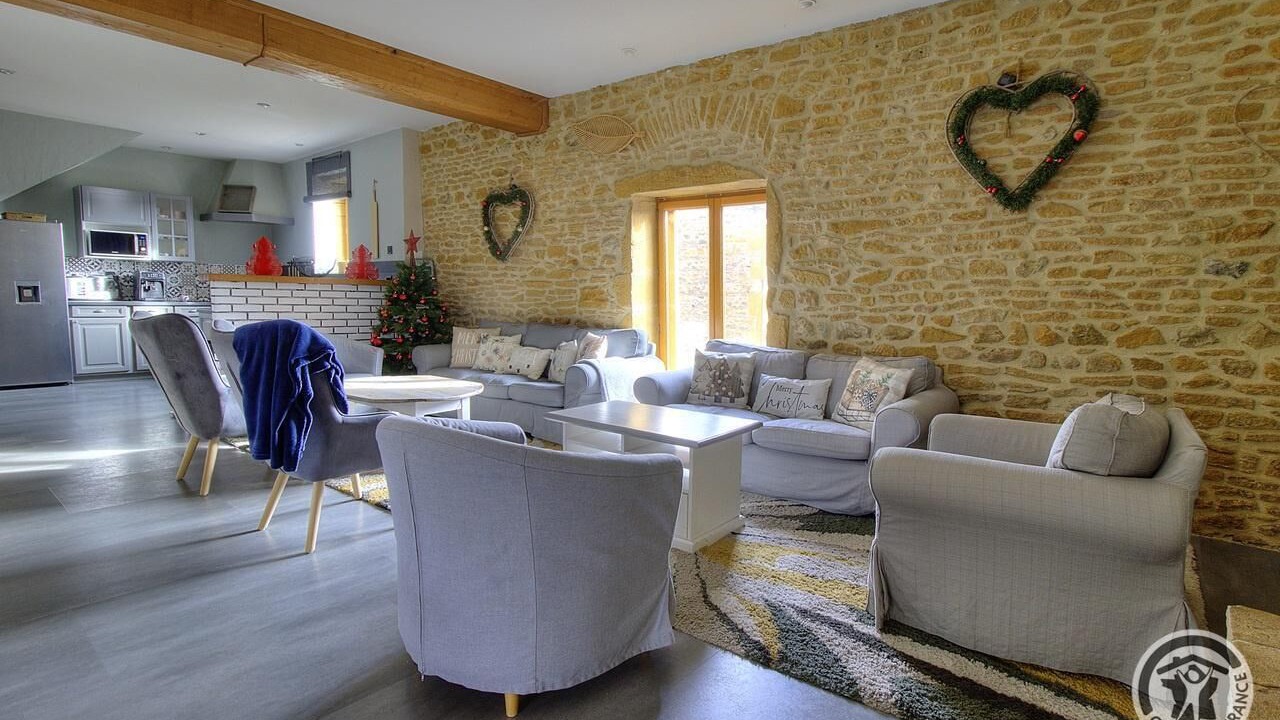 Photo of Livingroom in Beaujolais Pierres Dorees