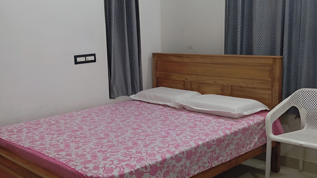 Photo of Bedroom in Poovar