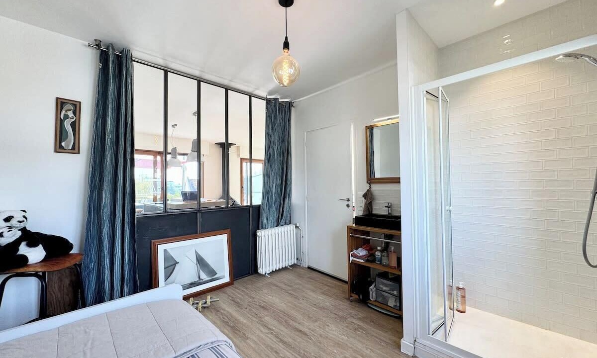 Photo of Bedroom in Larmor-Plage