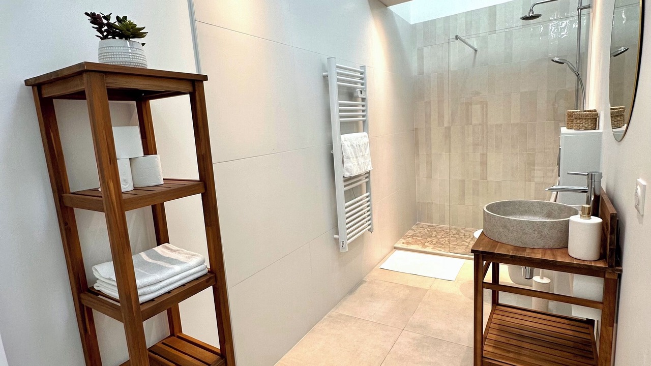 Photo of Bathroom in Larchant