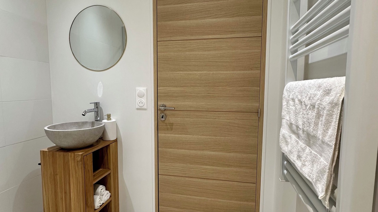 Photo of Bathroom in Larchant
