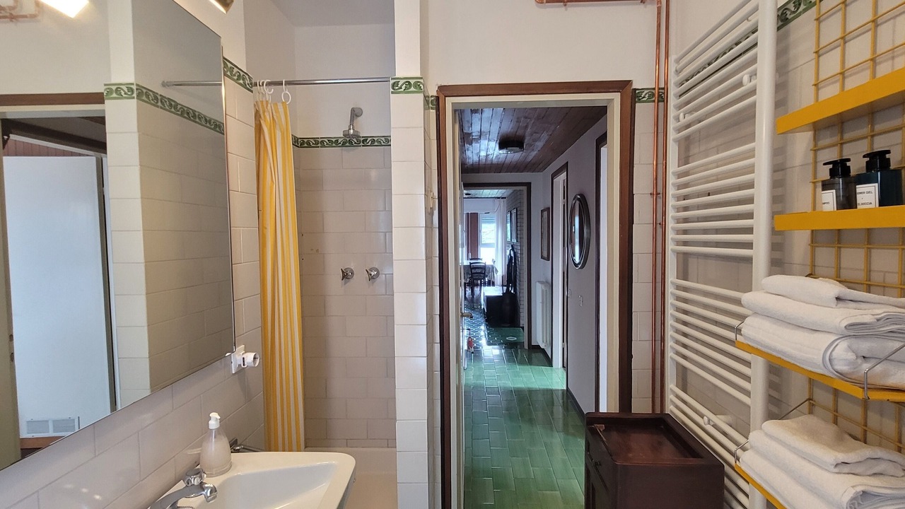 Photo of Bathroom in Moggio
