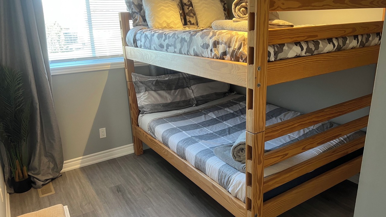 Photo of Bedroom in Alcona