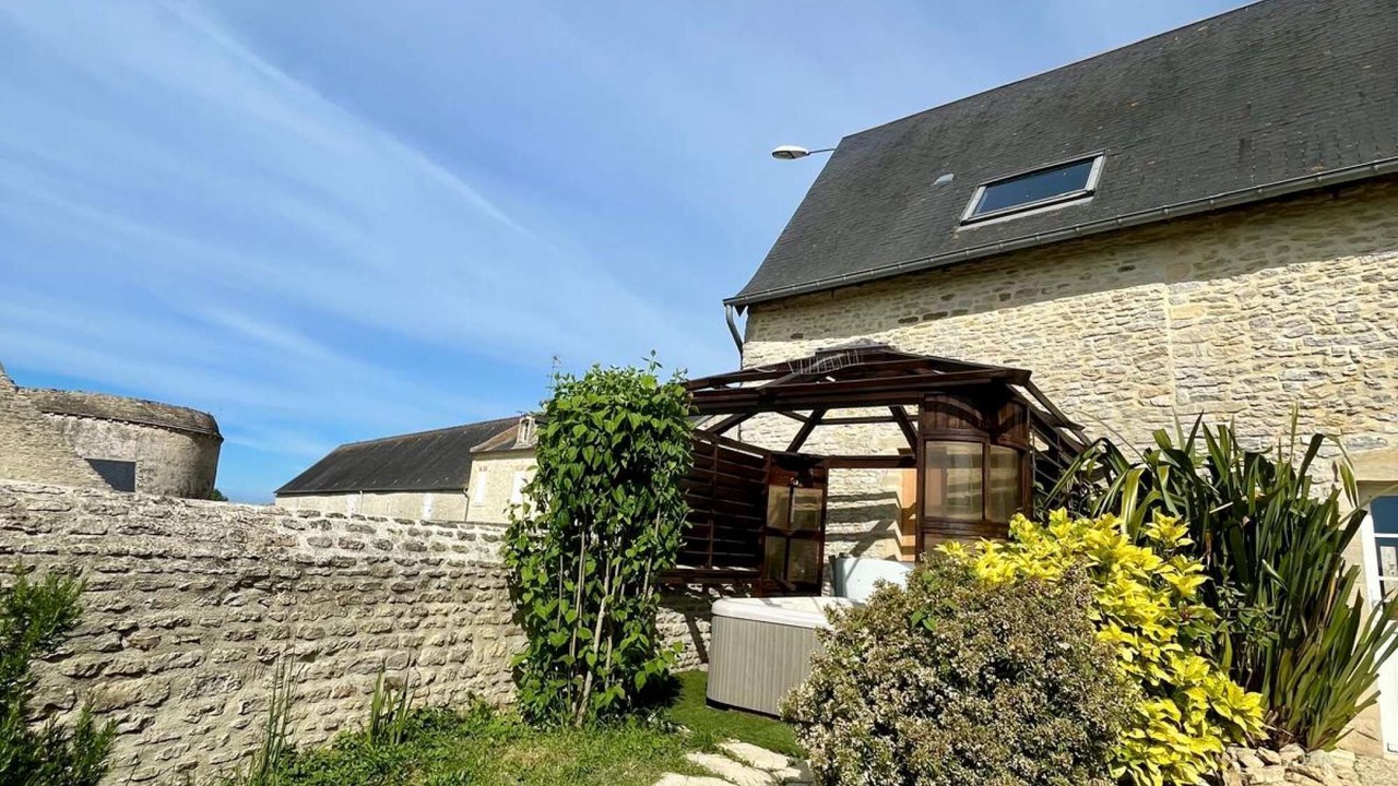Photo of Outdoor in Saint-Come-de-Fresne