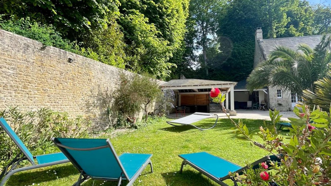 Photo of Patio Balcony in Saint-Come-de-Fresne