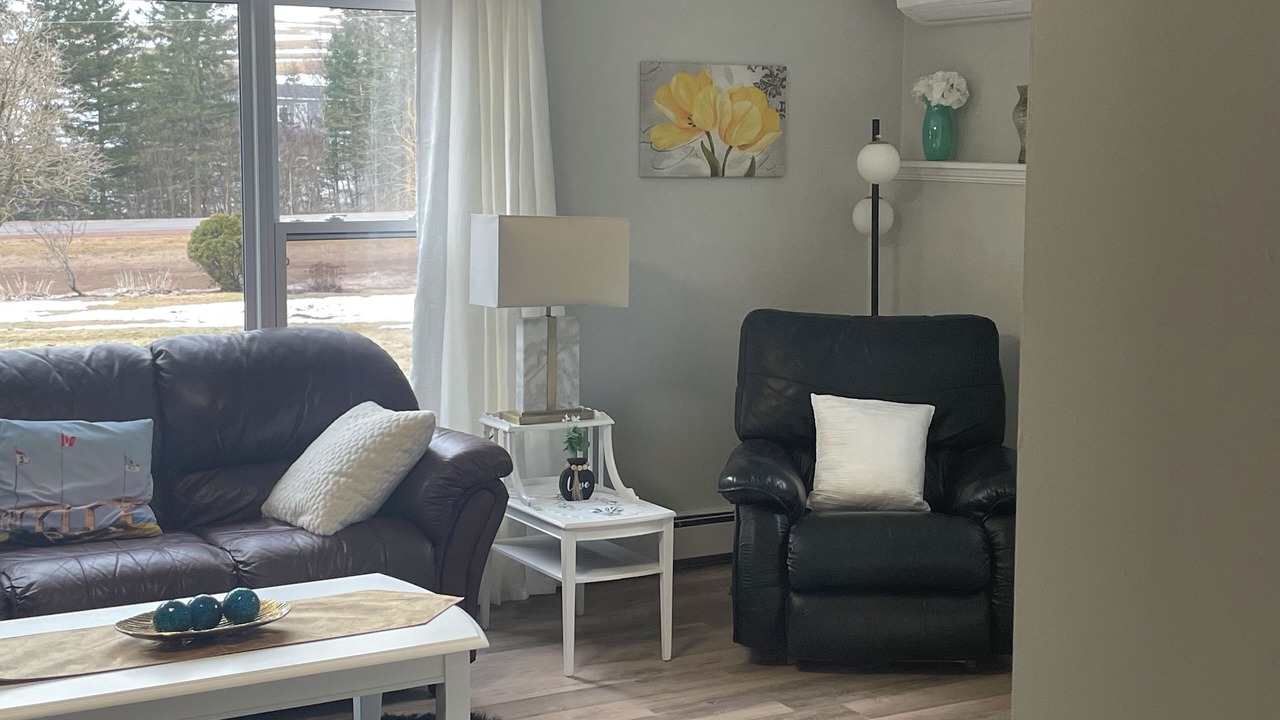 Photo of Livingroom in Charlotte's Shore