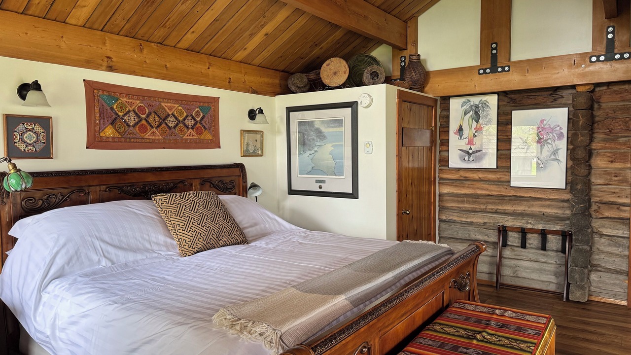 Photo of Bedroom in Okanagan-Similkameen