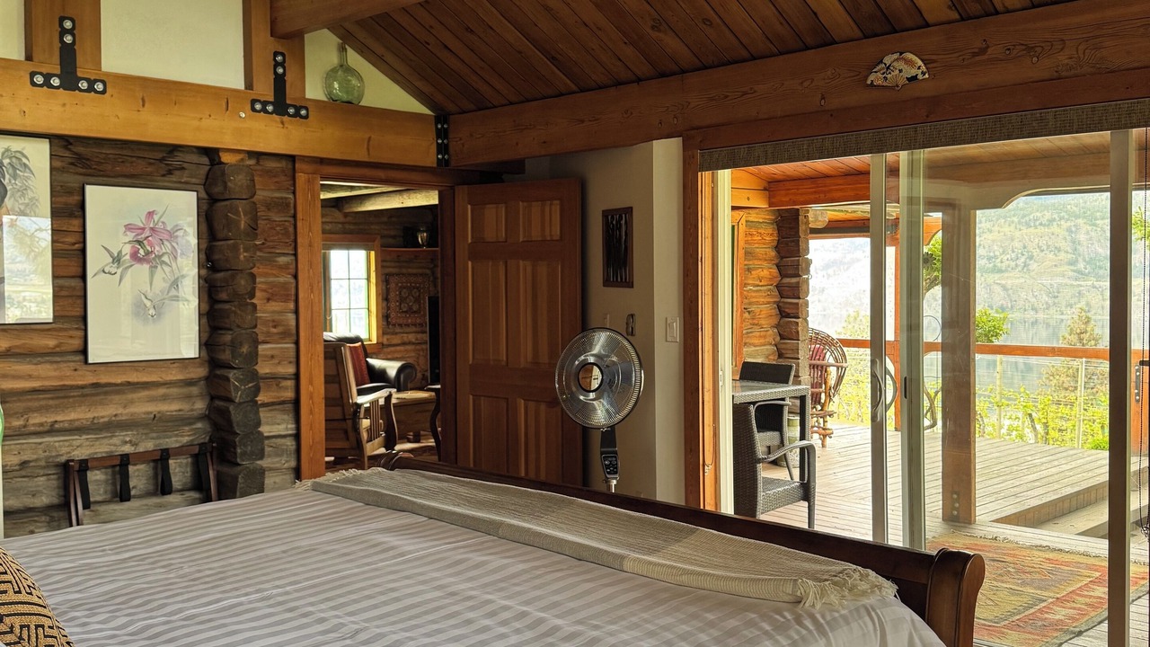 Photo of Bedroom in Okanagan-Similkameen