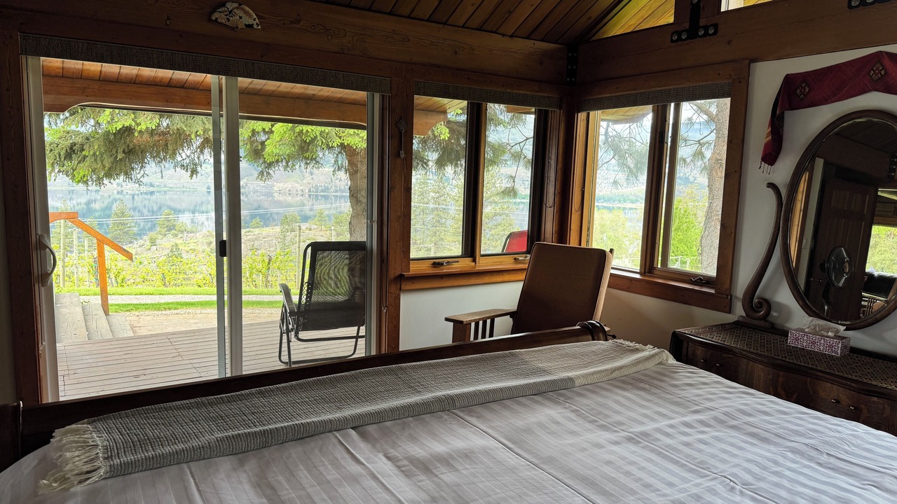Photo of Bedroom in Okanagan-Similkameen